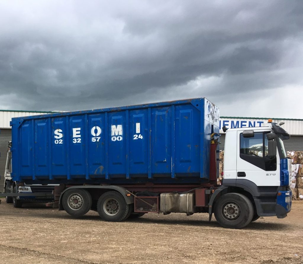 Une flotte de véhicules  et un parc de contenants adaptés...